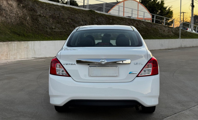 Versa SL 1.6 Aut. 2018 – Conforto, espaço e câmbio automático por um excelente custo-benefício!-1