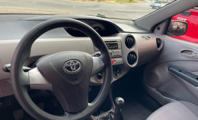 Toyota ETIOS XS  1.3 Flex 16V 5p Mec. 2013 Flex-6
