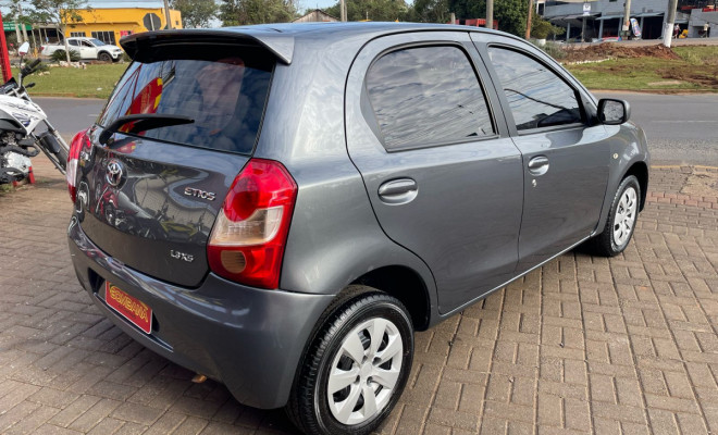 Toyota ETIOS XS  1.3 Flex 16V 5p Mec. 2013 Flex-9