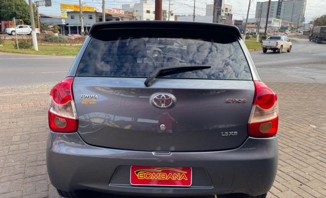 Toyota ETIOS XS  1.3 Flex 16V 5p Mec. 2013 Flex-10
