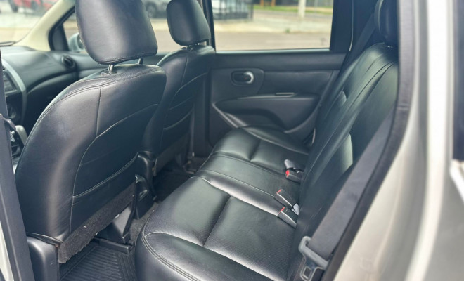Nissan LIVINA S 1.8 16V Flex Fuel Aut. 2014 Flex-11