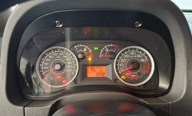 Fiat Idea ATTRACTIVE 1.4 Fire Flex 8V 5p 2013 Flex-10