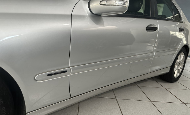 Mercedes-Benz C-180 Kompressor Classic 1.8 16V 143cv 2005 Gasolina-5