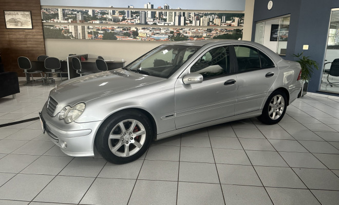 Mercedes-Benz C-180 Kompressor Classic 1.8 16V 143cv 2005 Gasolina-4