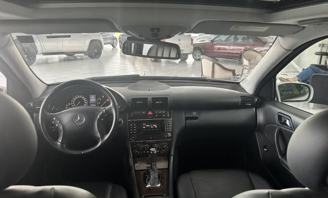 Mercedes-Benz C-180 Kompressor Classic 1.8 16V 143cv 2005 Gasolina-14