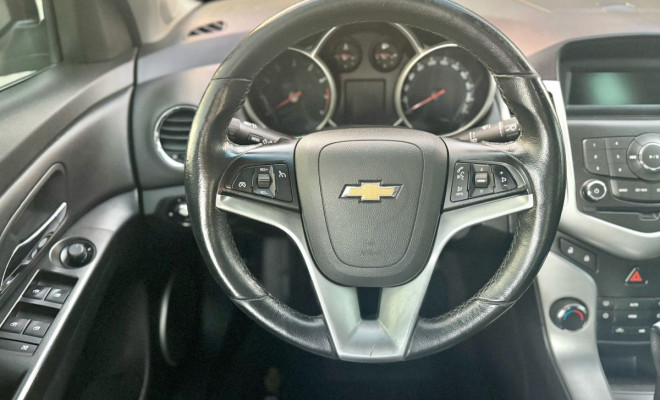 GM - Chevrolet CRUZE HB Sport LT 1.8 16V FlexP. 5p Aut 2012 Flex-9