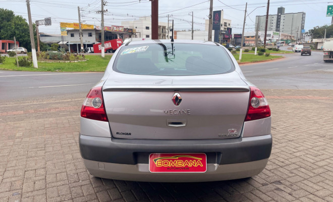 Renault Megane Sedan Dynamique 2.0 16V Aut. 2009 Flex-13