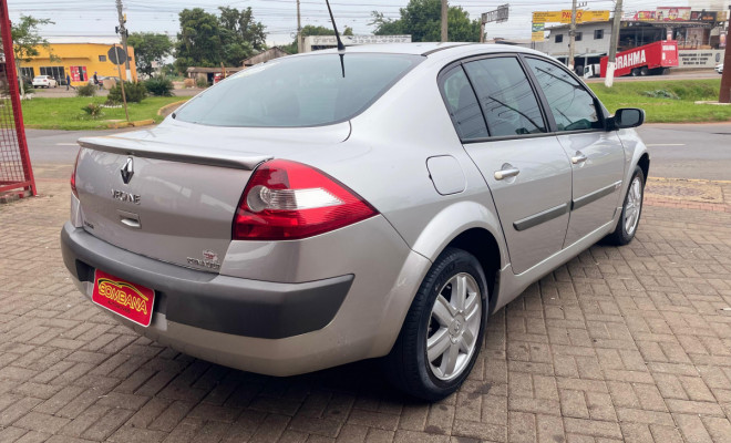 Renault Megane Sedan Dynamique 2.0 16V Aut. 2009 Flex-6
