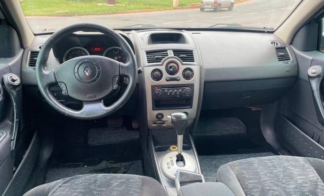 Renault Megane Sedan Dynamique 2.0 16V Aut. 2009 Flex-5