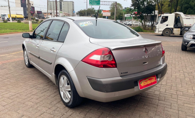 Renault Megane Sedan Dynamique 2.0 16V Aut. 2009 Flex-8