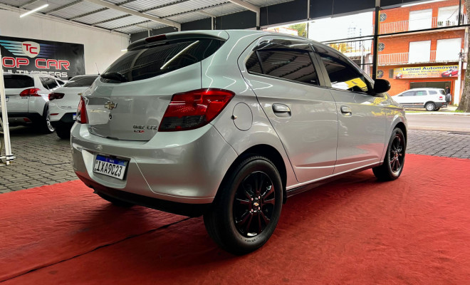 GM - Chevrolet ONIX HATCH LTZ 1.4 8V FlexPower 5p Mec. 2016 Flex-5