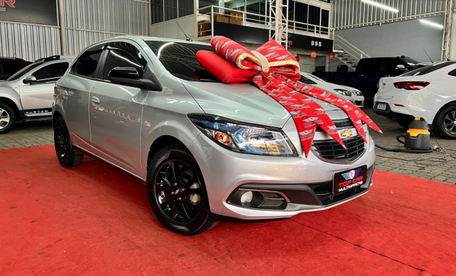 GM - Chevrolet ONIX HATCH LTZ 1.4 8V FlexPower 5p Mec. 2016 Flex