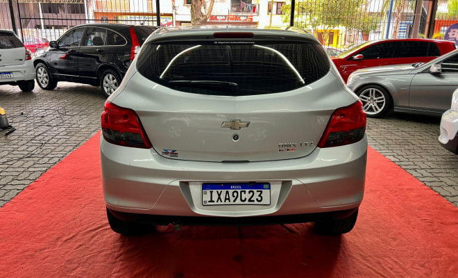 GM - Chevrolet ONIX HATCH LTZ 1.4 8V FlexPower 5p Mec. 2016 Flex-4