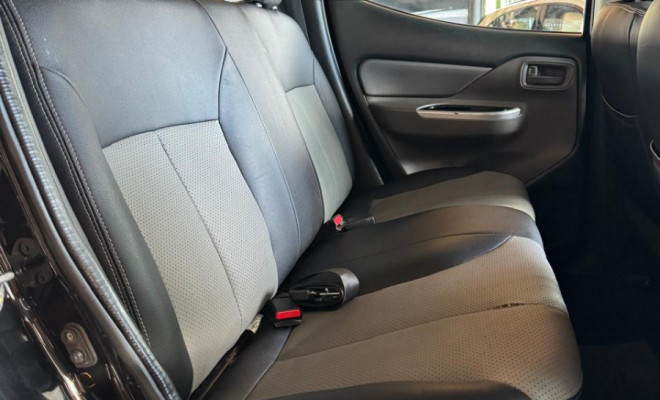 Mitsubishi L200 Triton Sport GLS 2.4 CD Diesel Mec. 2017 Diesel-5