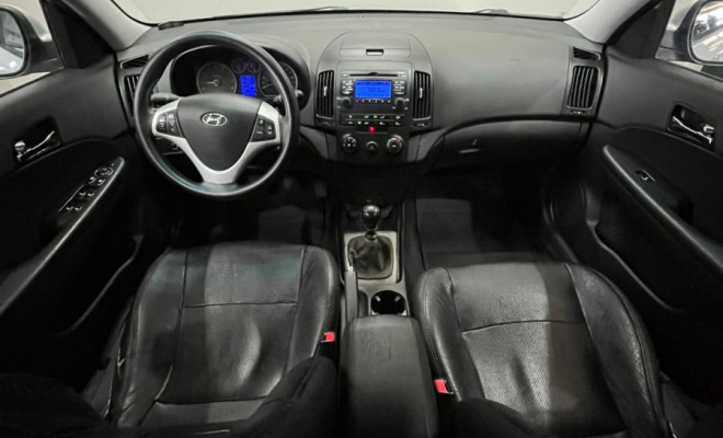Hyundai i30 2.0 16V 145cv 5p Mec. 2011 Gasolina-2