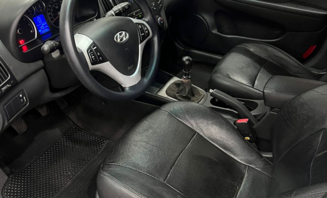 Hyundai i30 2.0 16V 145cv 5p Mec. 2011 Gasolina-3