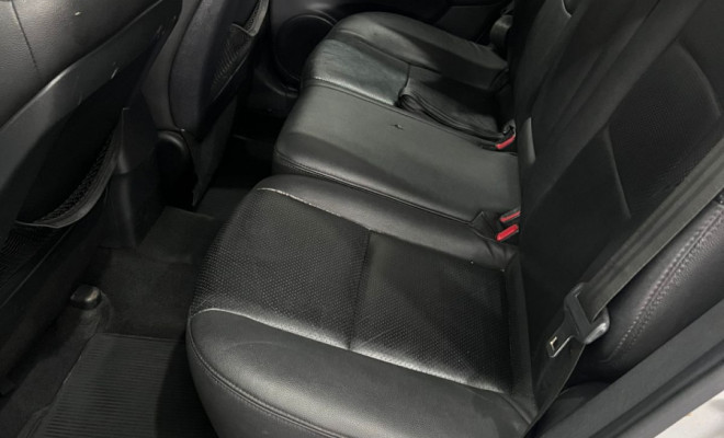 Hyundai i30 2.0 16V 145cv 5p Mec. 2011 Gasolina-4
