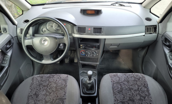 GM - Chevrolet Meriva 1.8/ CD 1.8 MPFI 8V 102cv 5p 2004 Gasolina-5
