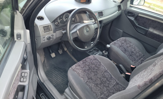GM - Chevrolet Meriva 1.8/ CD 1.8 MPFI 8V 102cv 5p 2004 Gasolina-10