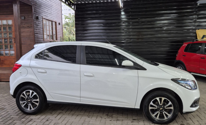 Chevrolet Onix Hatch LTZ 1.4 Automático 2016-4