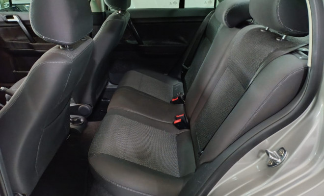 VW - VolksWagen Polo Sed. COMFORT. 1.6 Mi Tot. Flex 8v 2013 Flex-2