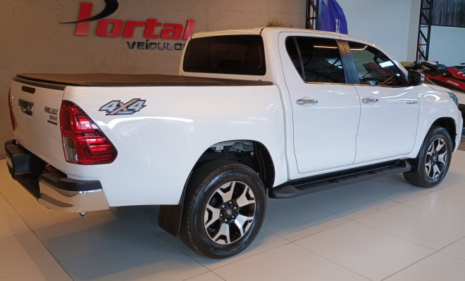 Toyota Hilux CD SRX 4x4 2.8 TDI 16V Diesel Aut. 2019 Diesel-3