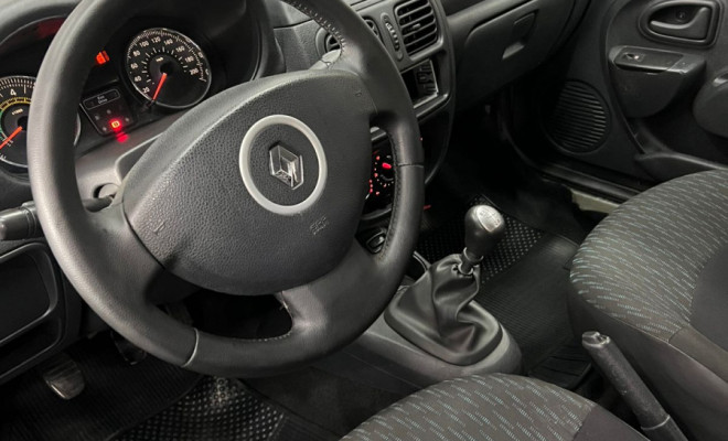 Renault Clio Expression 1.0 Hi-Power 16V 5p 2015-3