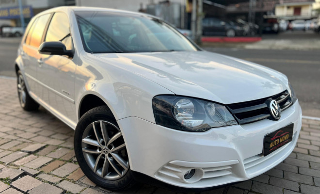 VW - VolksWagen Golf Sportline 1.6 Mi Total Flex 8V 4p 2011 Flex-6