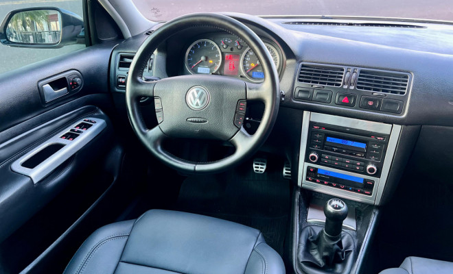 VW - VolksWagen Golf Sportline 1.6 Mi Total Flex 8V 4p 2011 Flex-11