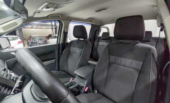 Ford Ranger XLT 2.5 16V 4x2 CD Flex 2013 Flex-4