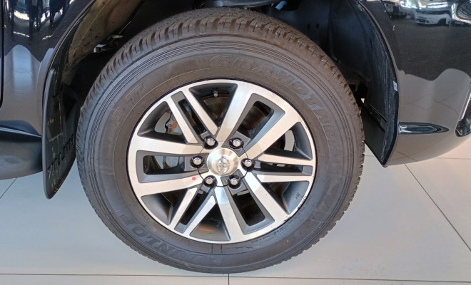 Toyota Hilux CD SRV 4x4 2.8 TDI Diesel Aut. 2019 Diesel-8