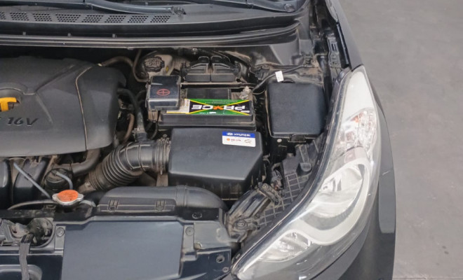 Hyundai Elantra GLS 1.8 16V Aut. 2012 Flex-6