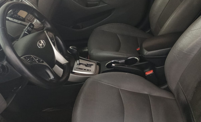 Hyundai Elantra GLS 1.8 16V Aut. 2012 Flex-8