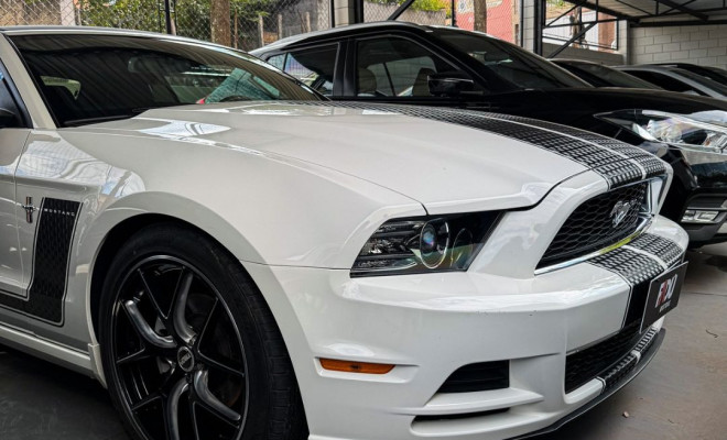 Ford Mustang GT V8 2013 Gasolina-0