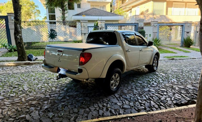 Mitsubishi L200 Triton HPE 3.2 CD TB Int.Diesel Aut 2011 Diesel-16