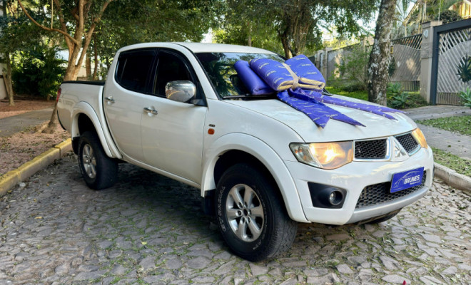 Mitsubishi L200 Triton HPE 3.2 CD TB Int.Diesel Aut 2011 Diesel-1