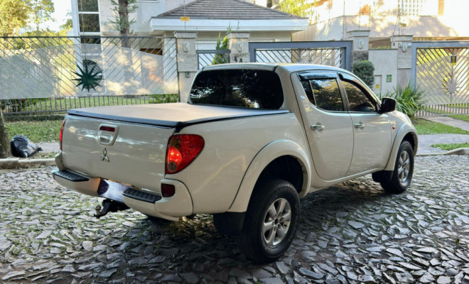 Mitsubishi L200 Triton HPE 3.2 CD TB Int.Diesel Aut 2011 Diesel-15