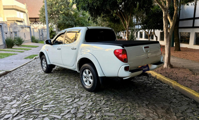Mitsubishi L200 Triton HPE 3.2 CD TB Int.Diesel Aut 2011 Diesel-13
