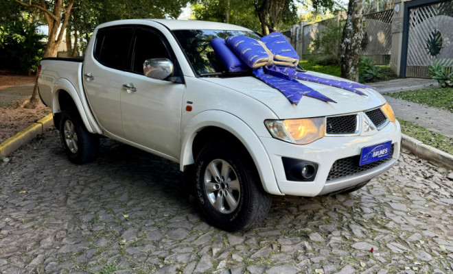 Mitsubishi L200 Triton HPE 3.2 CD TB Int.Diesel Aut 2011 Diesel-0