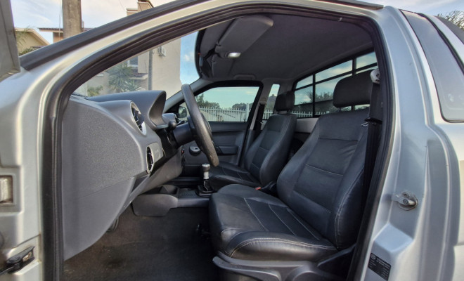 VW - VolksWagen Saveiro SURF 1.6 Mi Total Flex 2p 2009 Flex-6