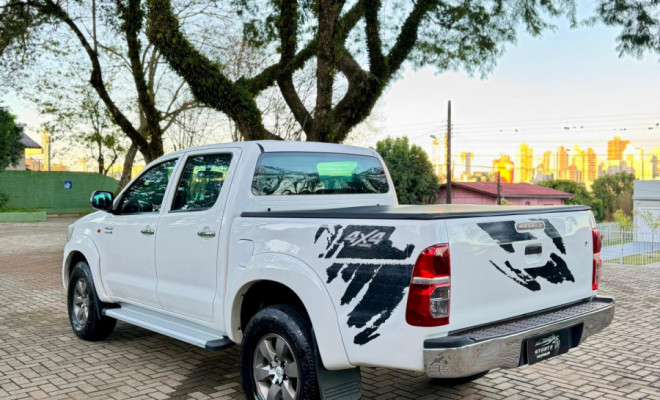 Toyota Hilux CD D4-D 4x4 3.0 TDI Dies. Mec. 2015 Diesel-10