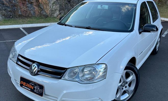 VW - VolksWagen Golf 1.6 Mi Total Flex 8V 4p 2011 Flex-0