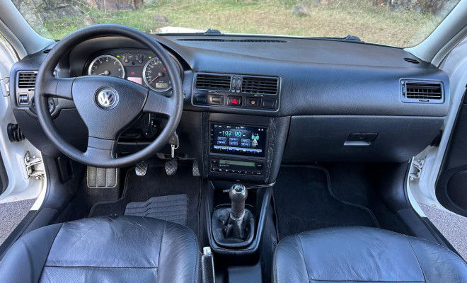 VW - VolksWagen Golf 1.6 Mi Total Flex 8V 4p 2011 Flex-14