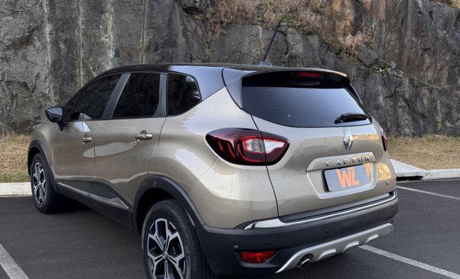 Renault CAPTUR Iconic 1.3 TB 16V Flex 5p Aut. 2022 Flex-8