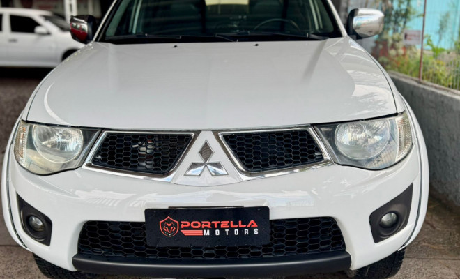 Mitsubishi L200 Triton HPE 3.2 CD TB Int.Diesel Aut 2012 Diesel-0