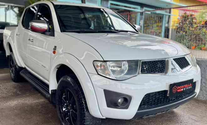 Mitsubishi L200 Triton HPE 3.2 CD TB Int.Diesel Aut 2012 Diesel-1