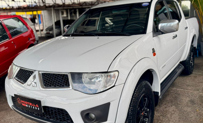 Mitsubishi L200 Triton HPE 3.2 CD TB Int.Diesel Aut 2012 Diesel
