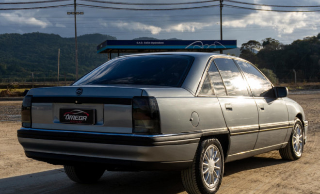 GM - Chevrolet Omega GLS 2.2 / 2.0 1997 Gasolina-6