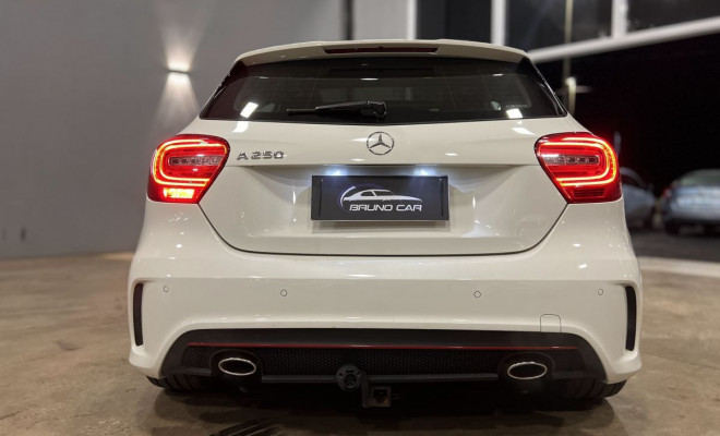 Mercedes-Benz Classe A 250 2.0 TB Sport Aut. 2015 Gasolina-4