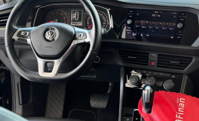 VW - VolksWagen JETTA Comfort. 250 TSI 1.4 Flex 16v Aut. 2019 Flex-9